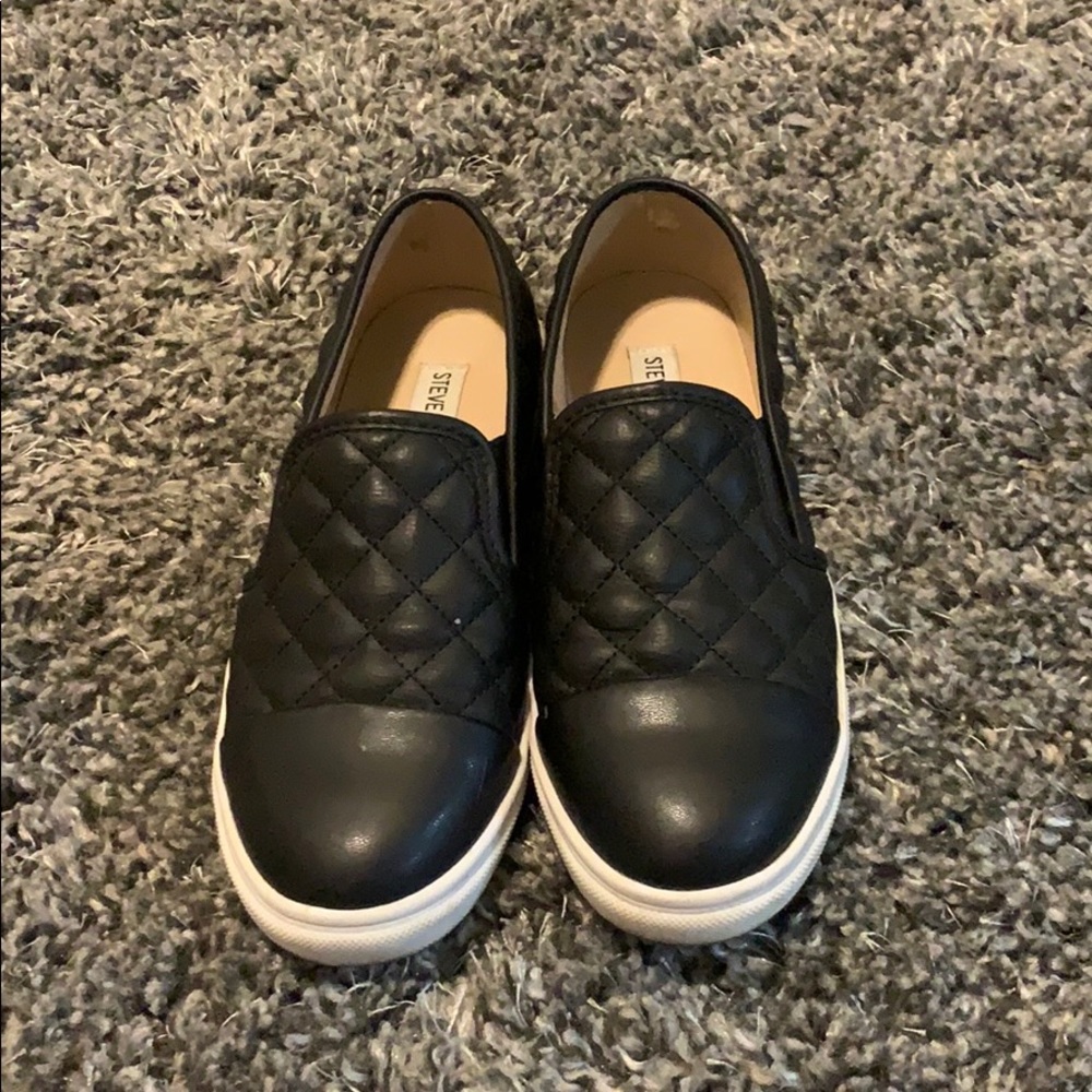 Steve Madden slip ons